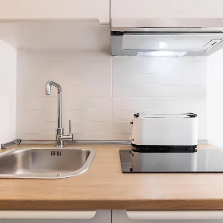 Tranquil Charm * Salonic