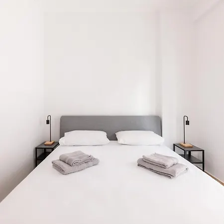 Tranquil Charm Apartment *